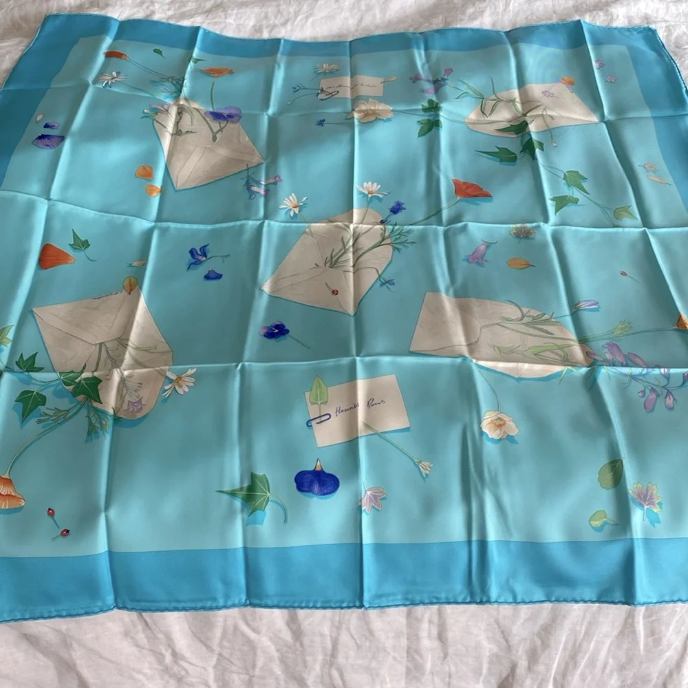 Hermes scarf. Des Fleurs Pour Le Dire - Picture 5 of 8